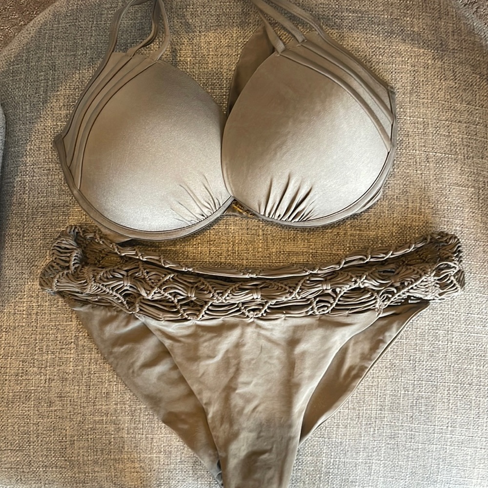 Beach bunny green push up set